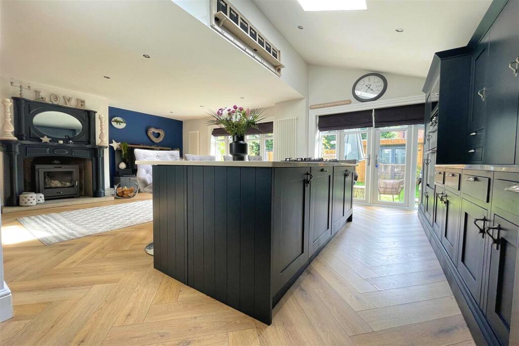 Kitchen/Diner/Family