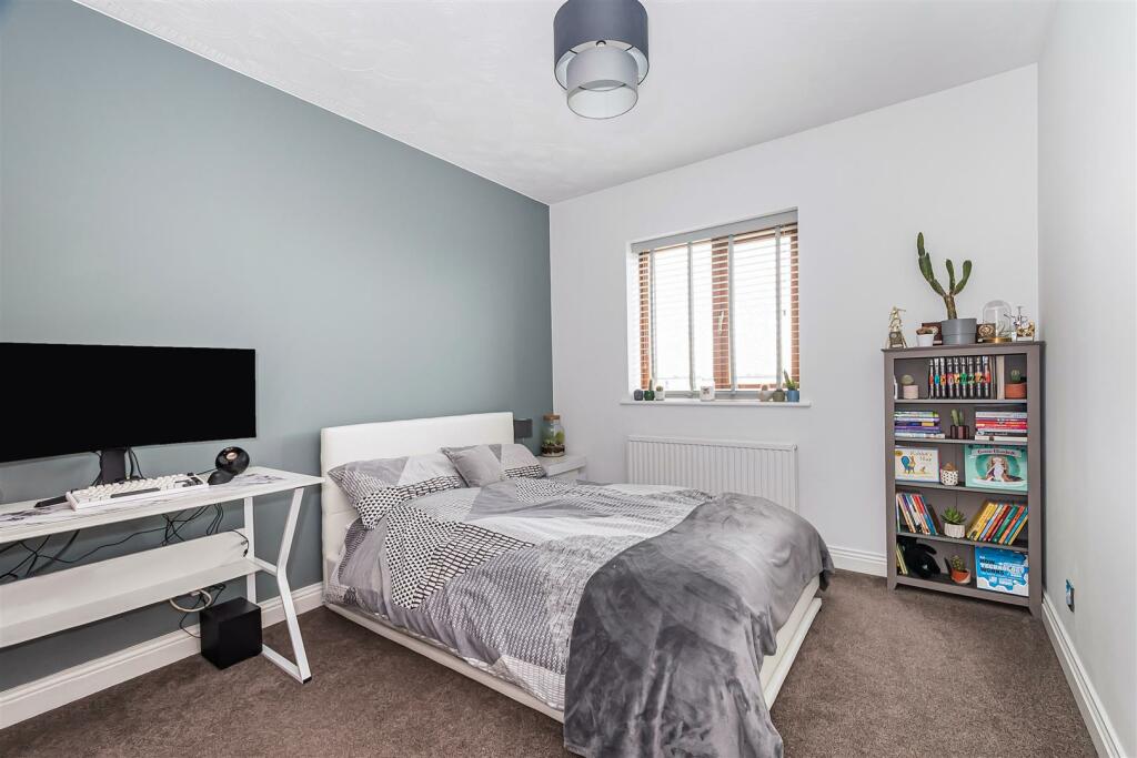 BEDROOM 2