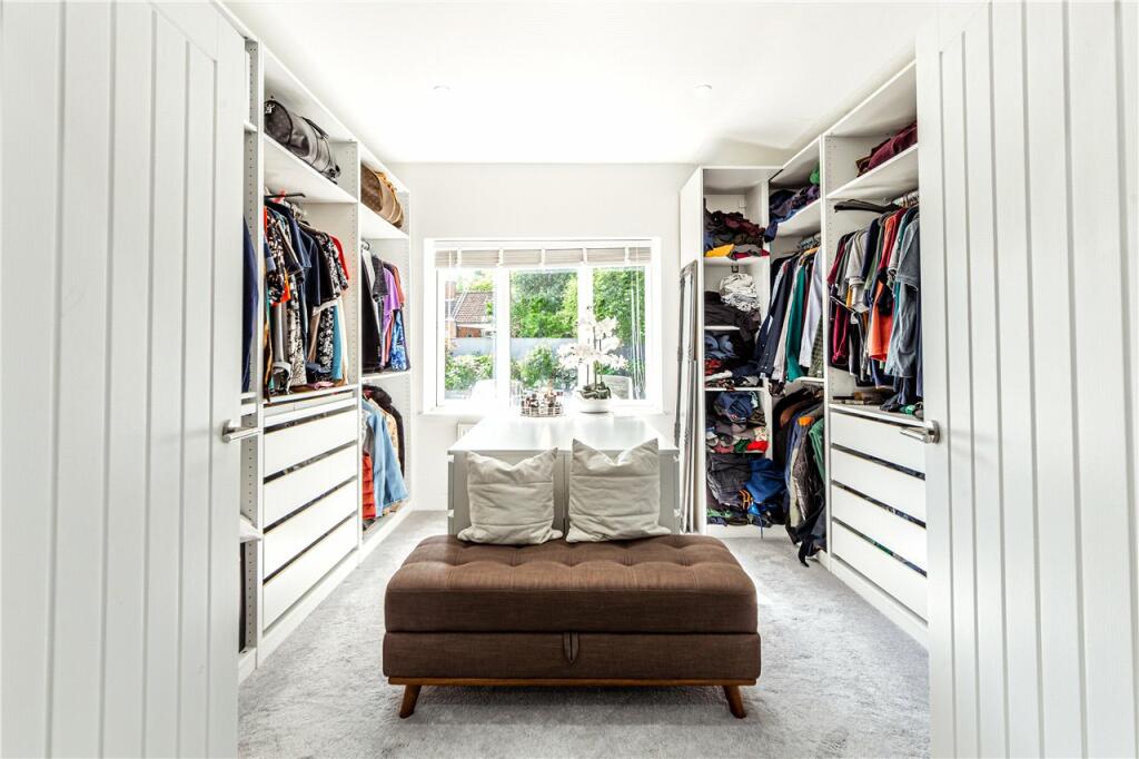 Walk-In Wardrobe
