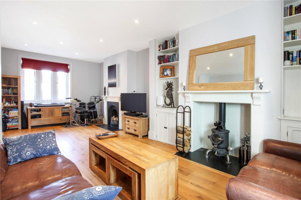 Sitting/Dining Room