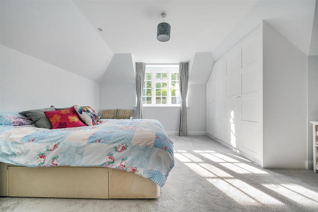 Hillgrove Bedroom 3 (2).jpg