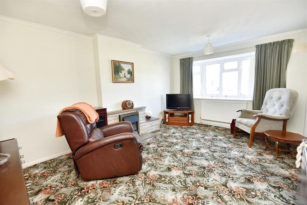 Sitting/Dining Room