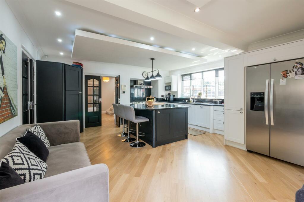 Live In Dining Kitchen