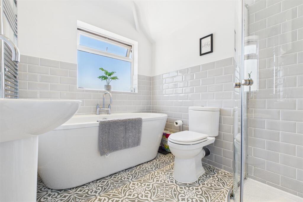 CAM04960G0-PR0009-STILL015 (Large).jpg