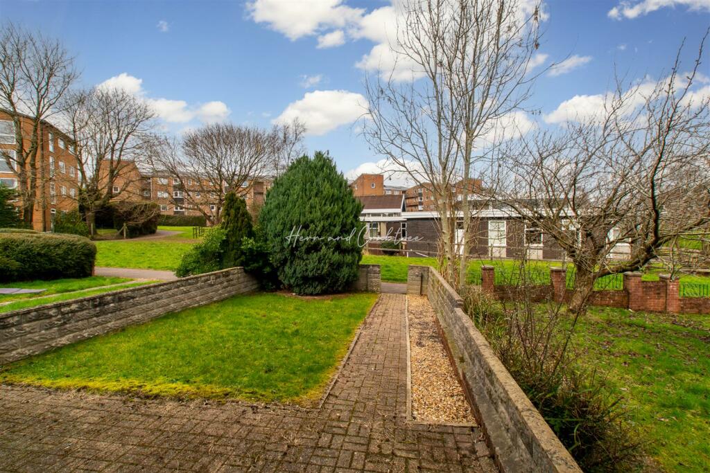 Wellwood, Llanederyrn, HernCrabtre (16).jpg