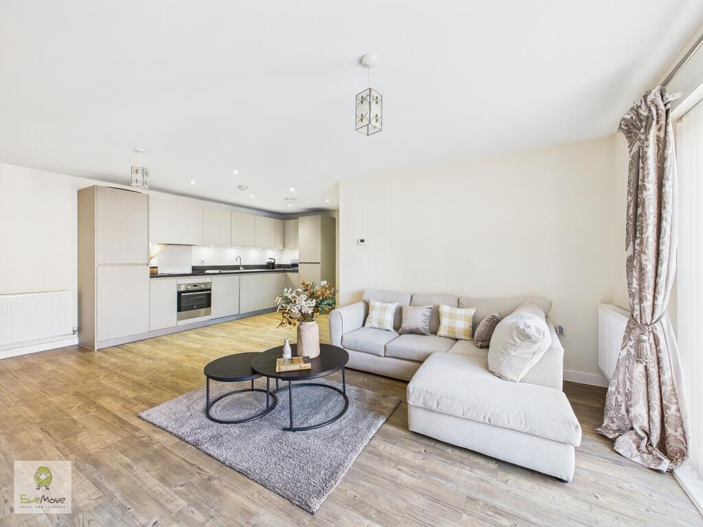 CAM02308G0-PR0221-STILL011-2