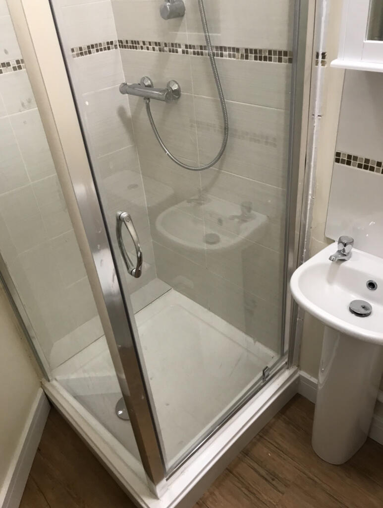 Shower/WC