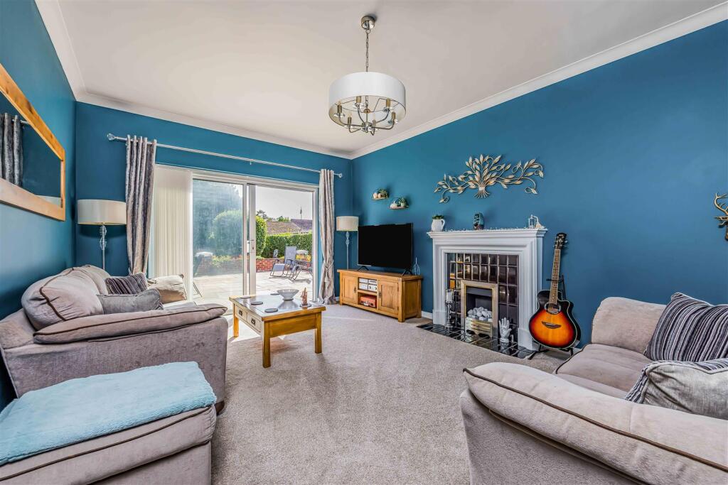 14 Salterns Lane, Hayling Island-Small-PorticoMark