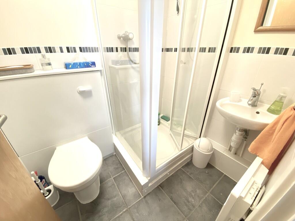 Ensuite shower ro...