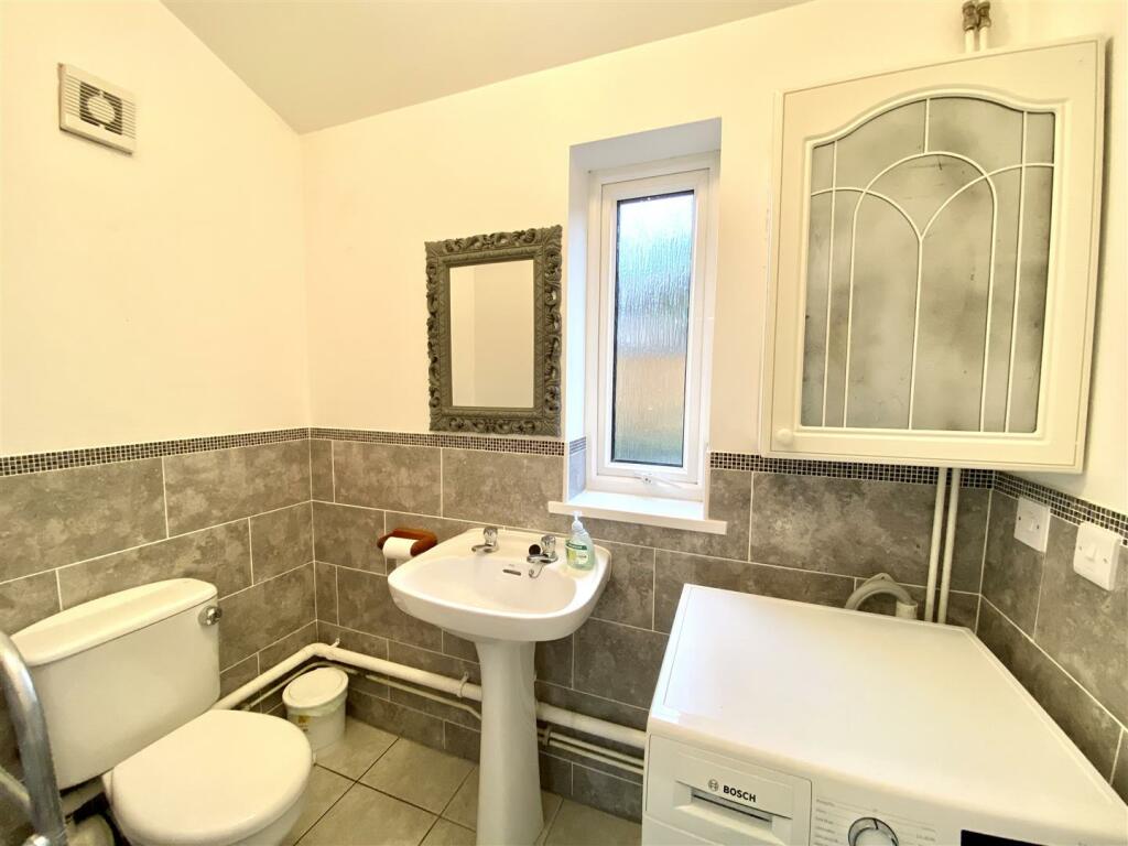 UTILITY ROOM/WC