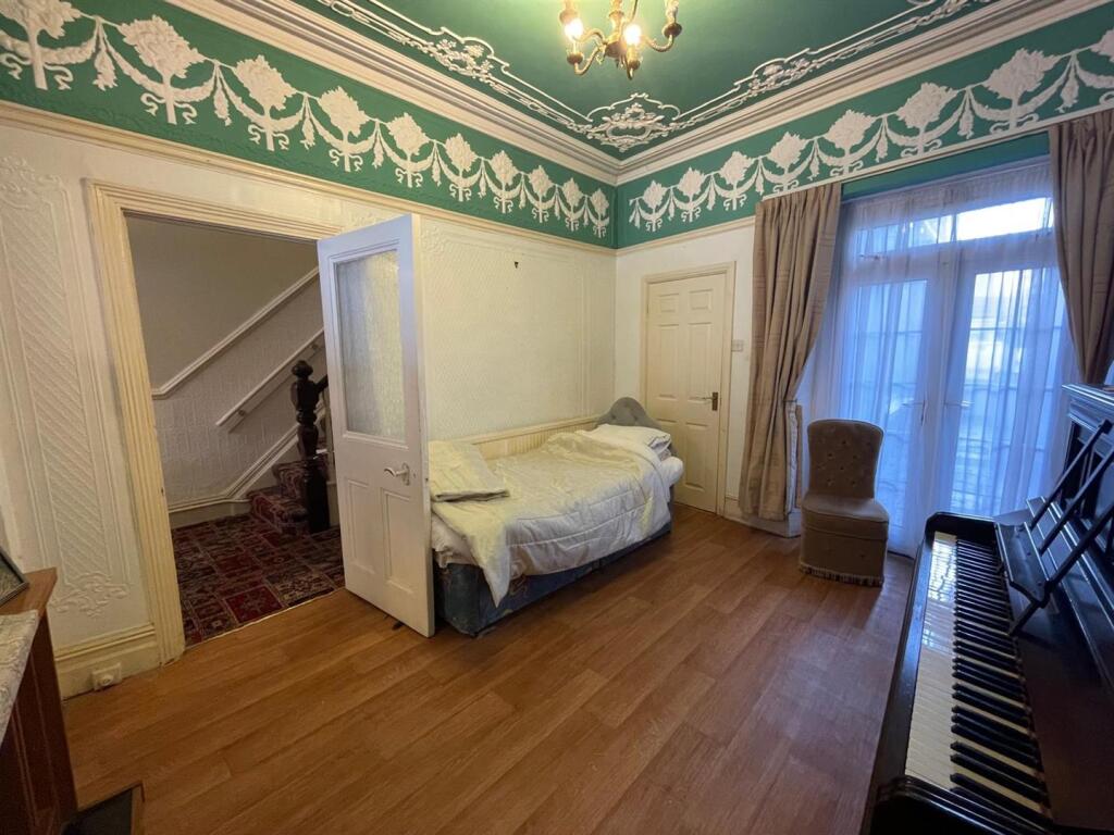 WhatsApp Image 2025-08-26 at 15.04.26_56dba1b9.jpg