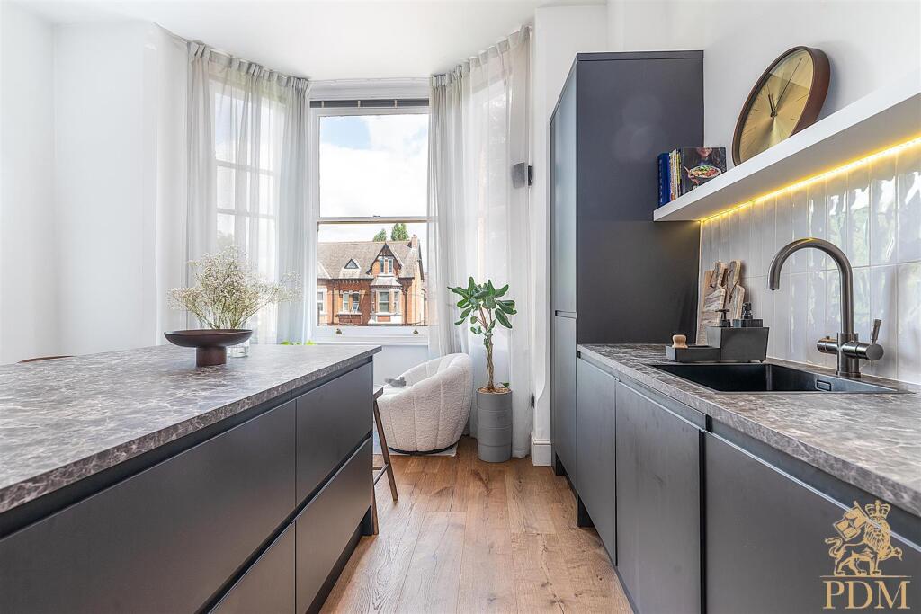 Apt 2, 14 Magdala Rd Mapperley (7 of 34).jpg