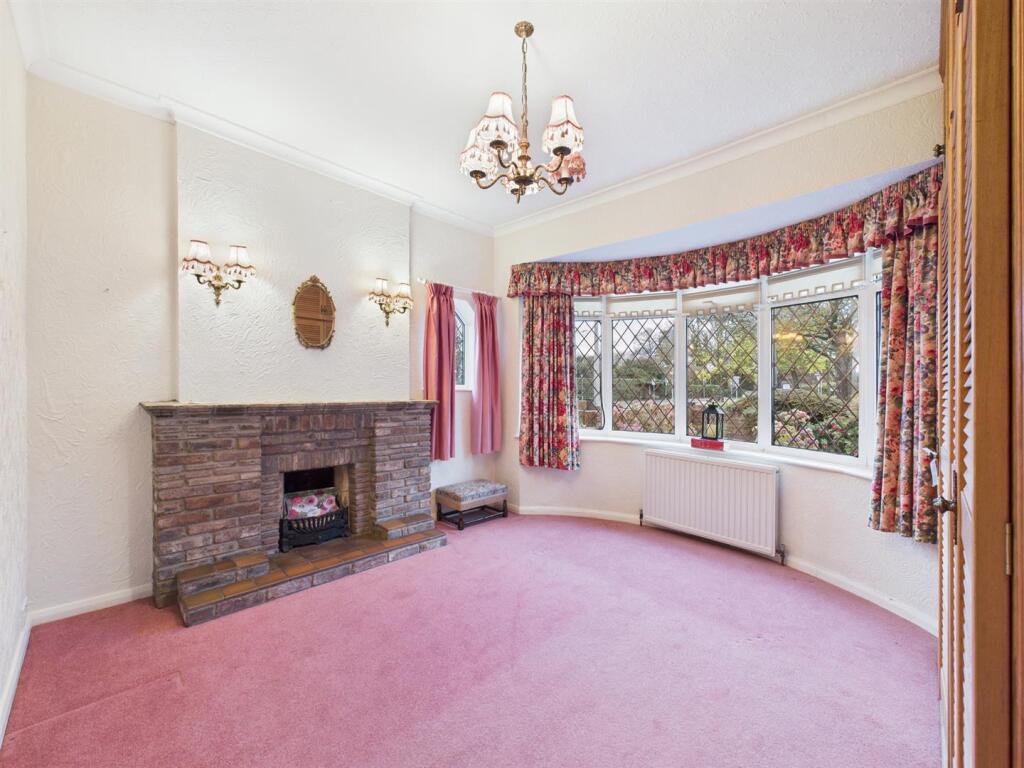 Bedroom: