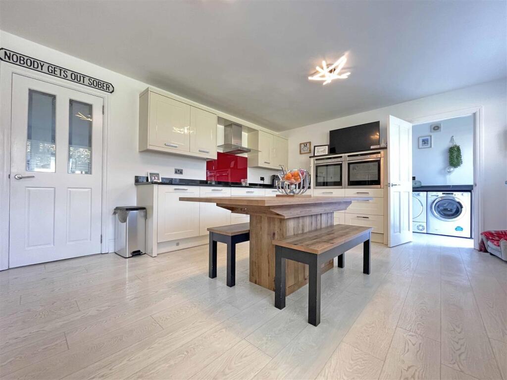 Great Berry Road 52 - Kitchen Diner Two.jpg