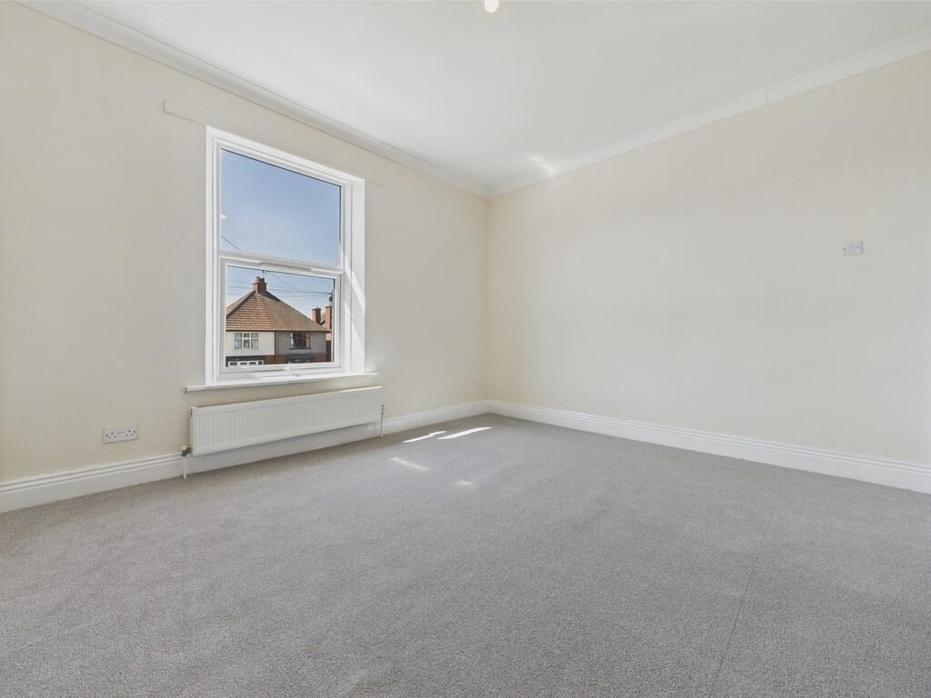 CAM04273G0-PR0126...