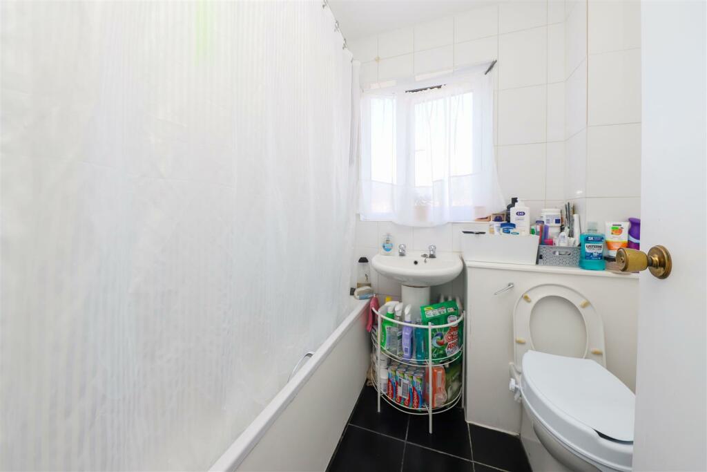 90 Greystoke Drive (2) copy.jpg