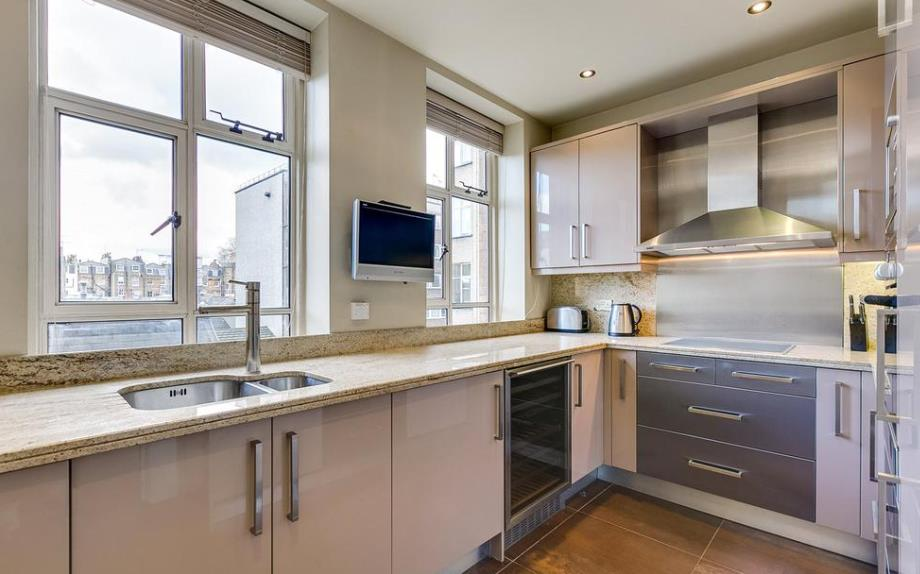 4 - 19 hyde park square 2 21.10.png