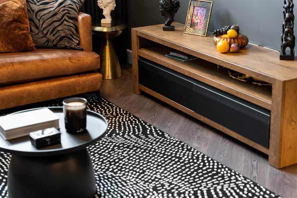 Priory House Showhome - by Ralph Media Group 09487