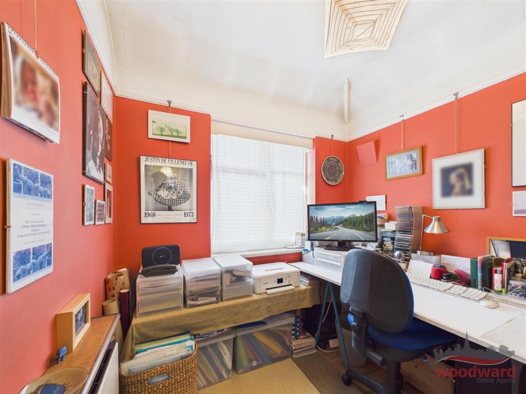 Bedroom/Office