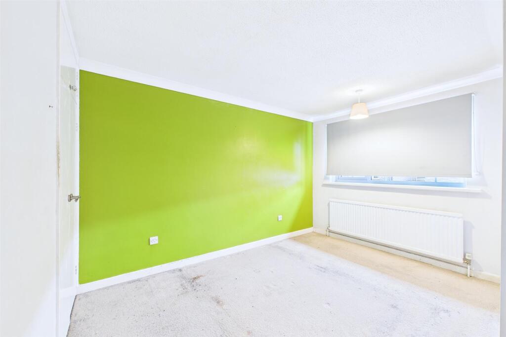 Bedroom 1.jpg