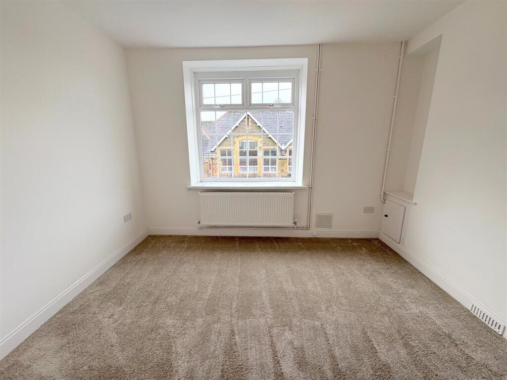 Lounge b.jpg
