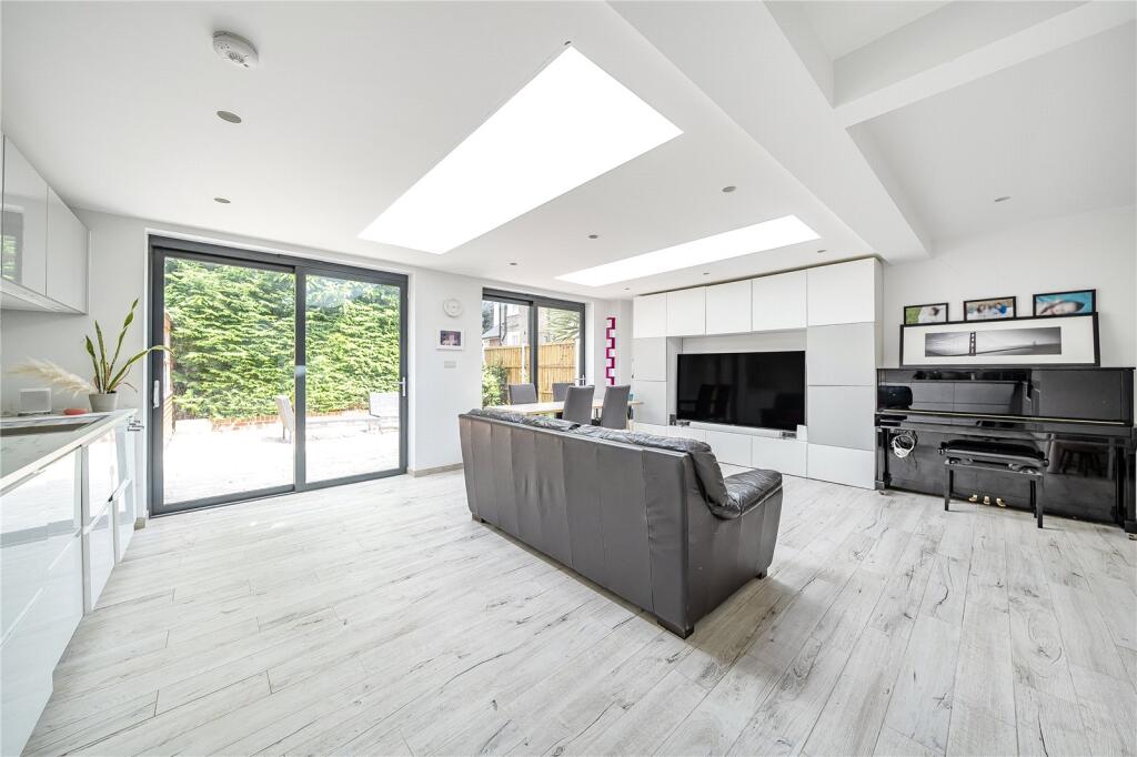 Reception/Kitchen