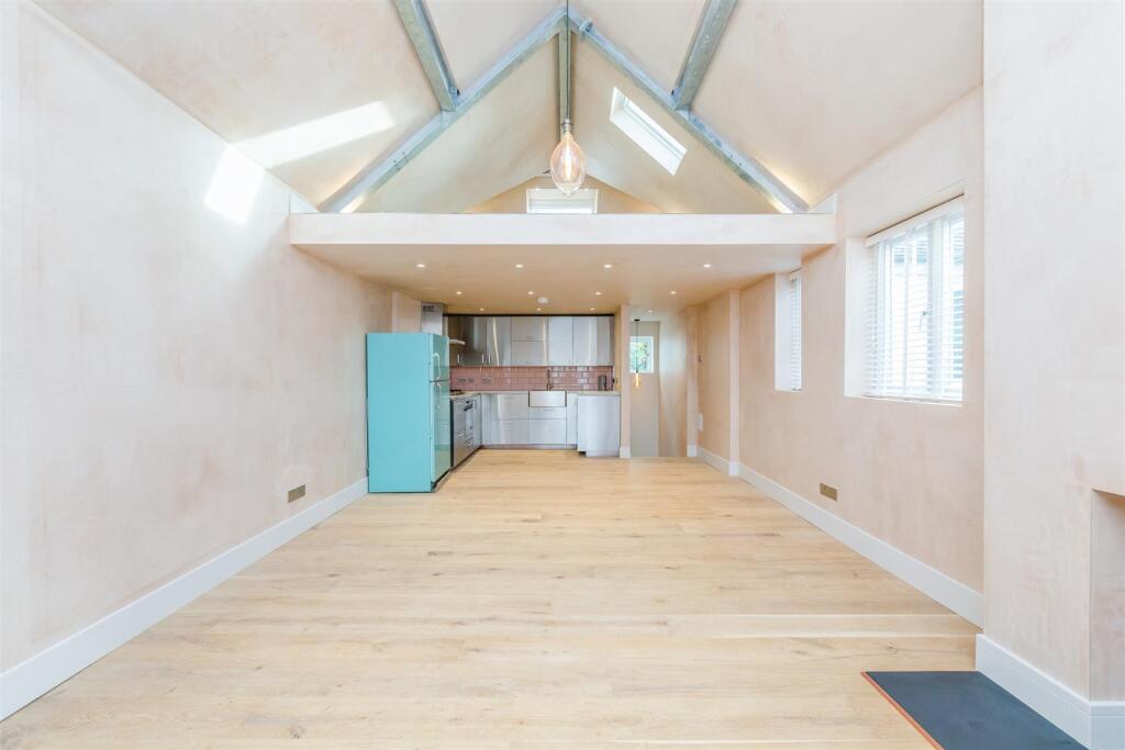 Open plan kitchen/lounge