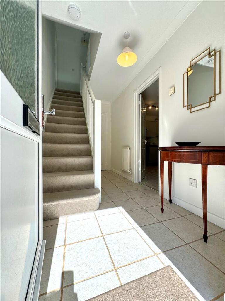 entrance hall 2.jpg