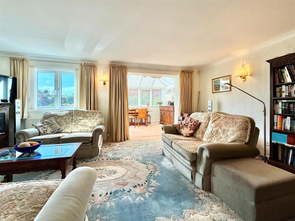 Living Room into Conservatory.JPG