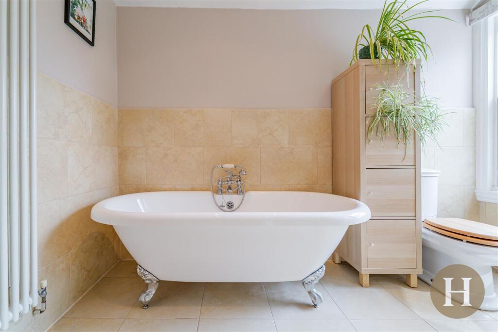 Hadleigh Estate Agents-38.jpg