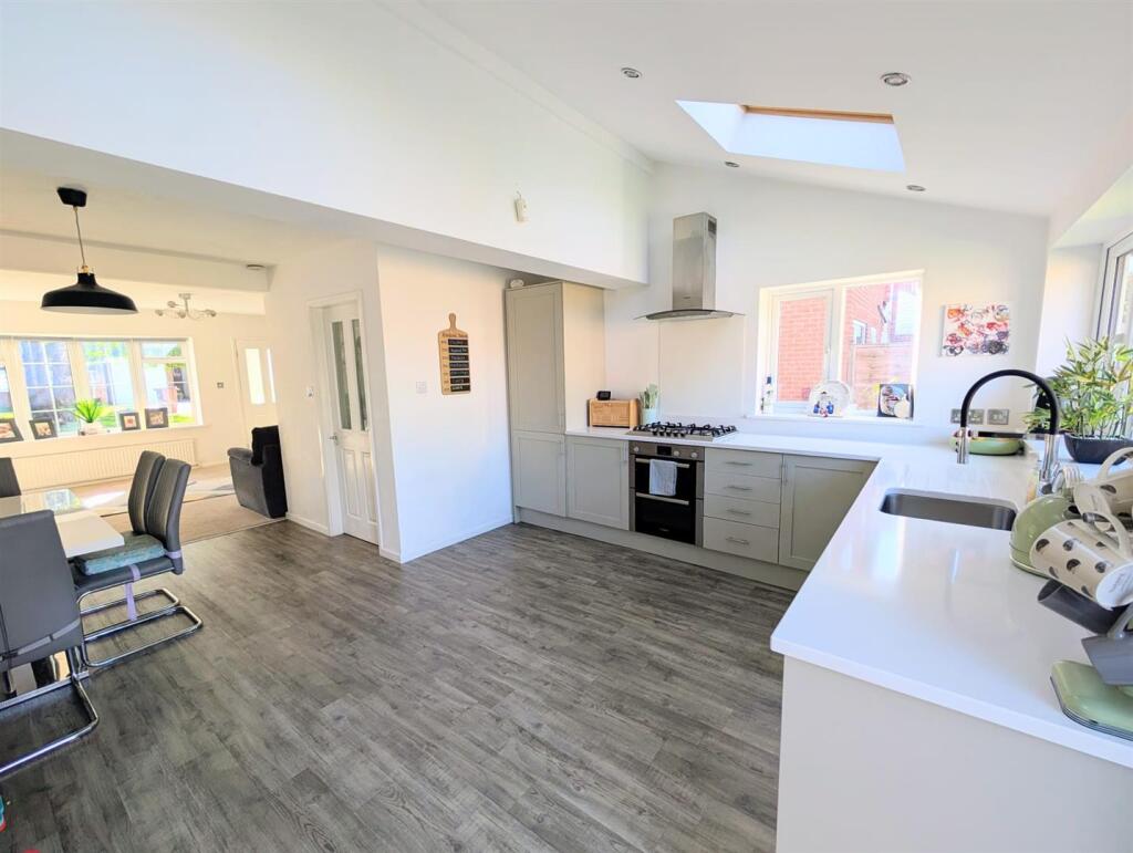 Kitchen Dining Area
