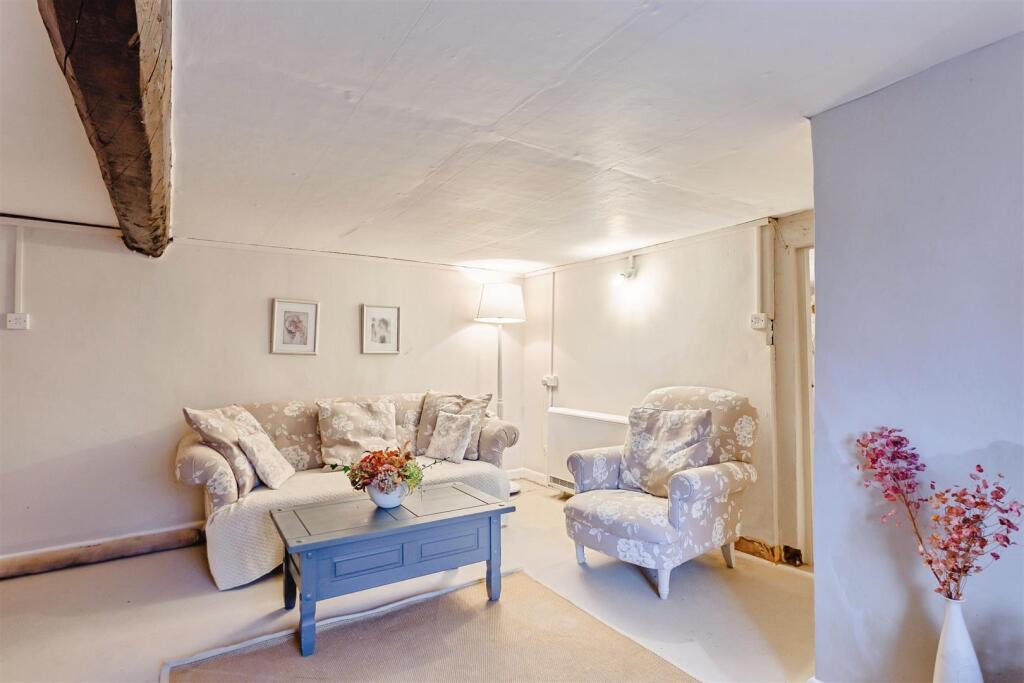 Living Room4.jpg
