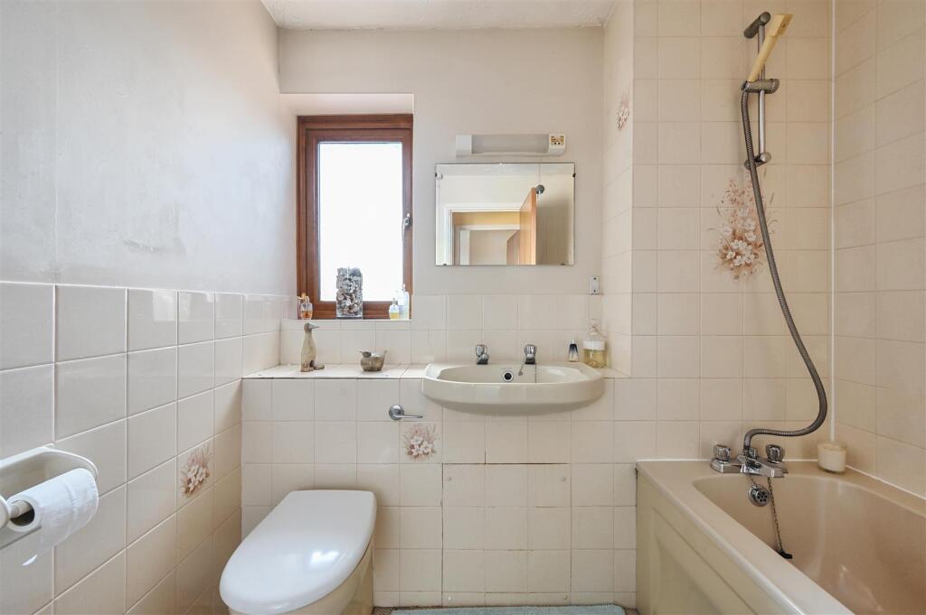 7 FAIRFIELD CHASE - TN393YD - PHOTOS (12).jpg