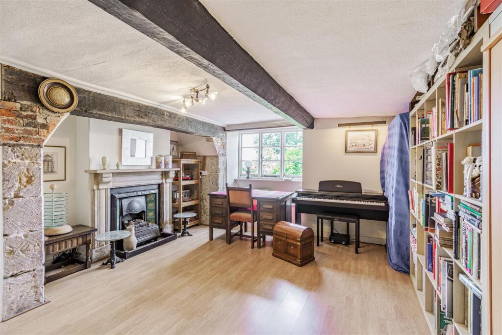 Additional Ground Floor Reception