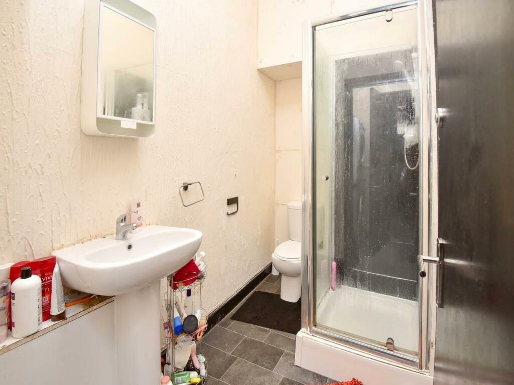 14 Walker St Denton-11.jpg