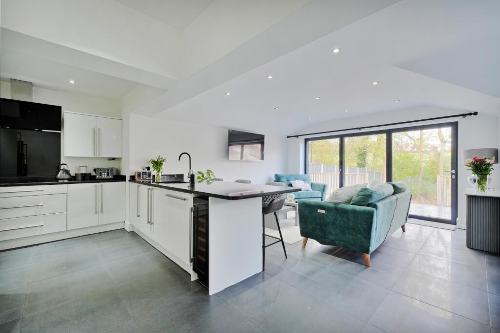 Kitchen-Day Room