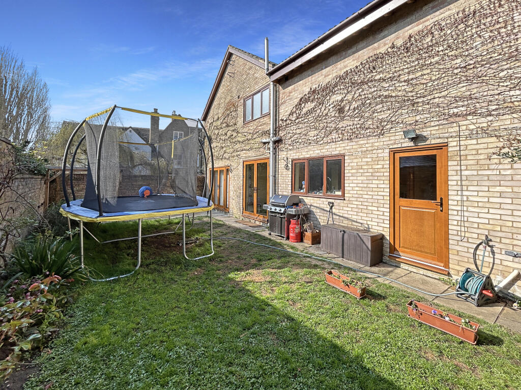 e09fb57cc4cfef630fc76813cd63ef6ece3f2d14