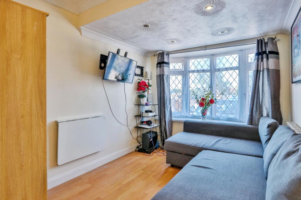 Bedroom 5/Games Room