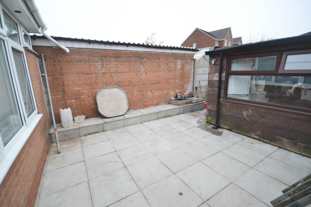 Outside - Rear Patio Garden
