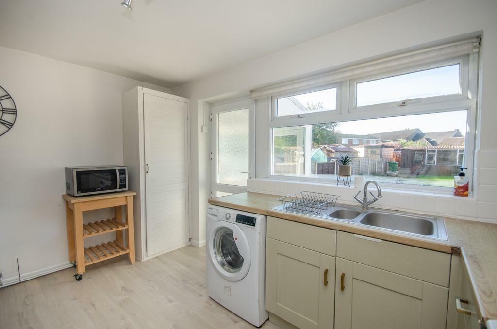 Kitchen pic 3.jpg