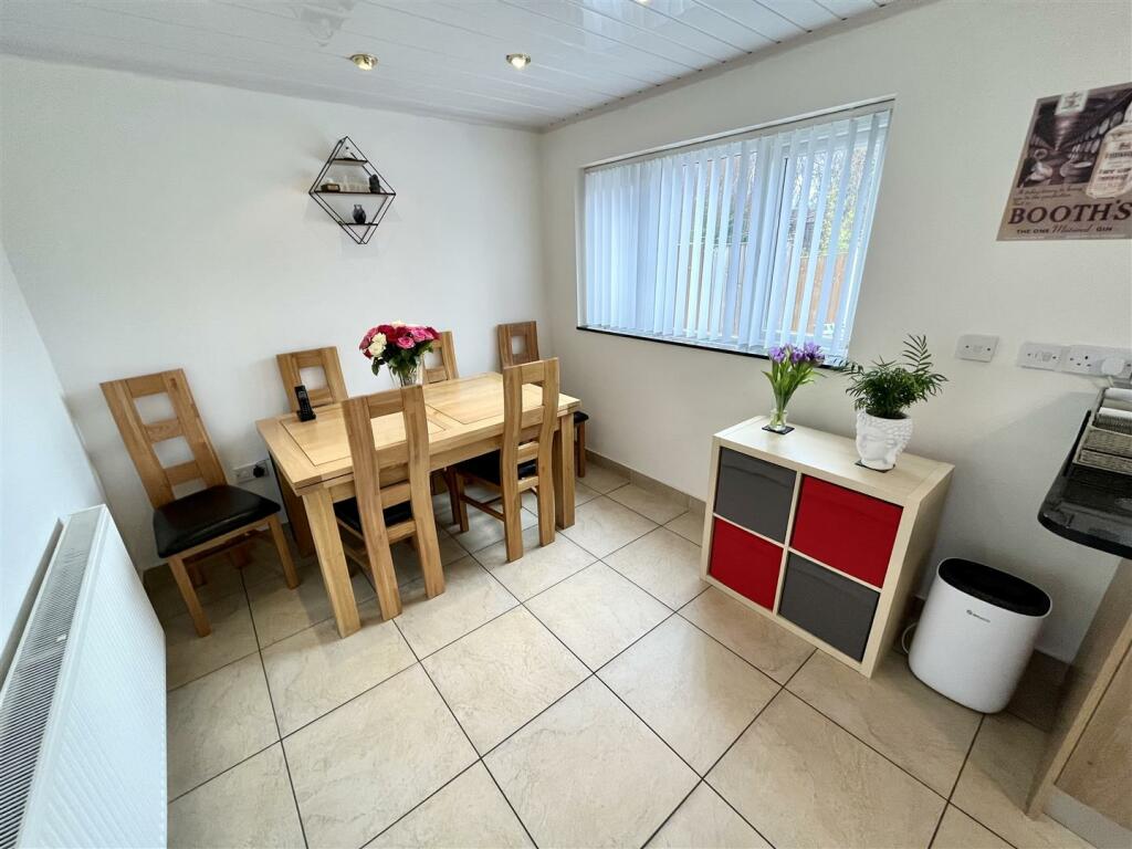 Dining Kitchen Aspect 3.jpg