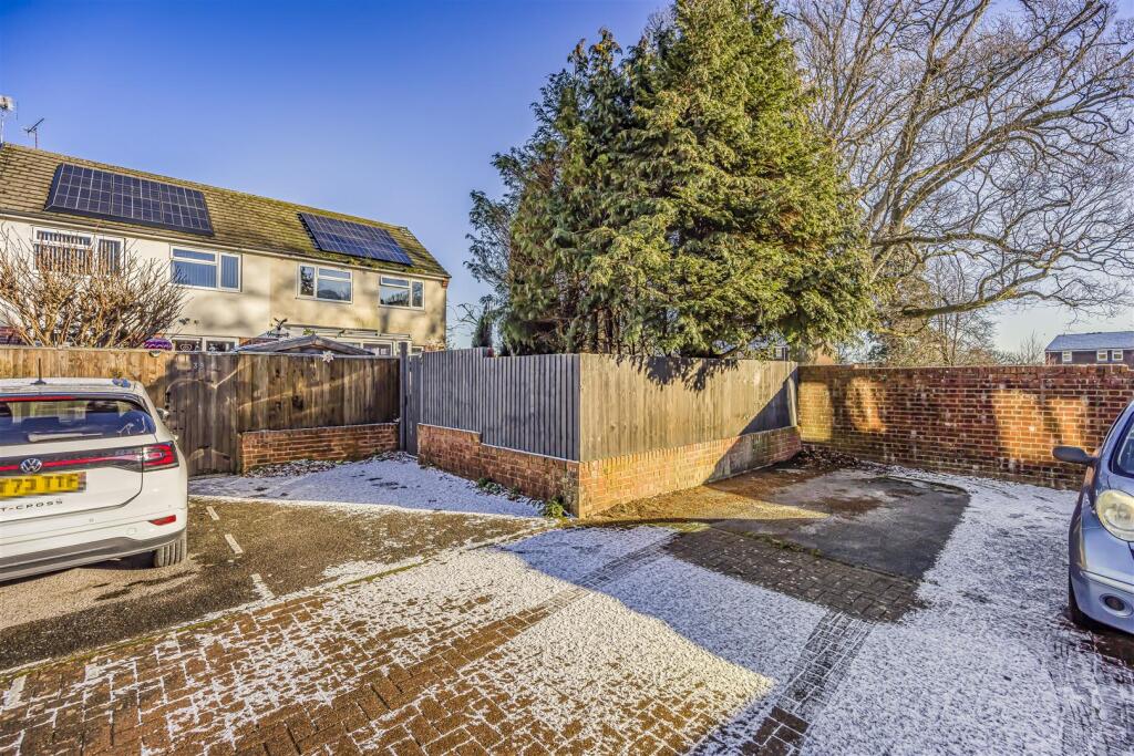 37 Springwood Avenue, Waterlooville-PorticoMarketi