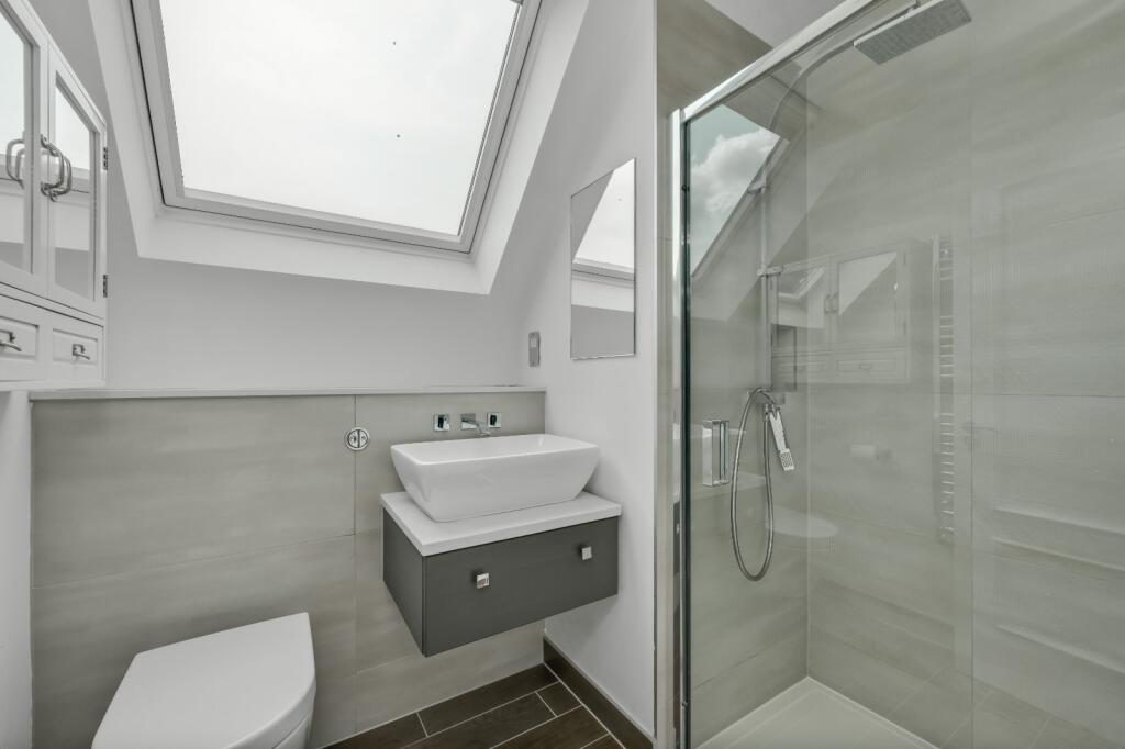 Bedroom Two En Suite