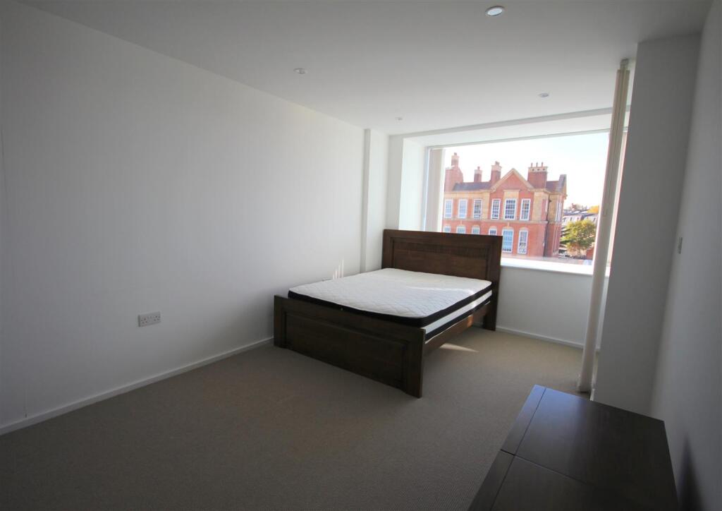 LUX APARTMENT 4.jpg