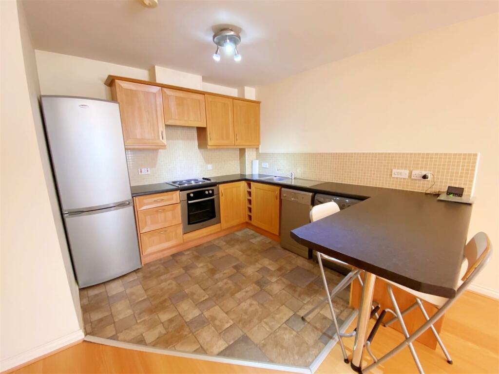 Kitchen 1.jpg
