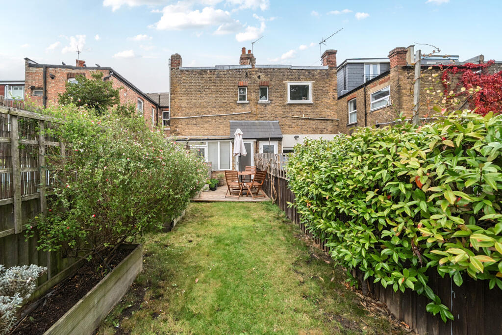 1363015-3-68e6452...