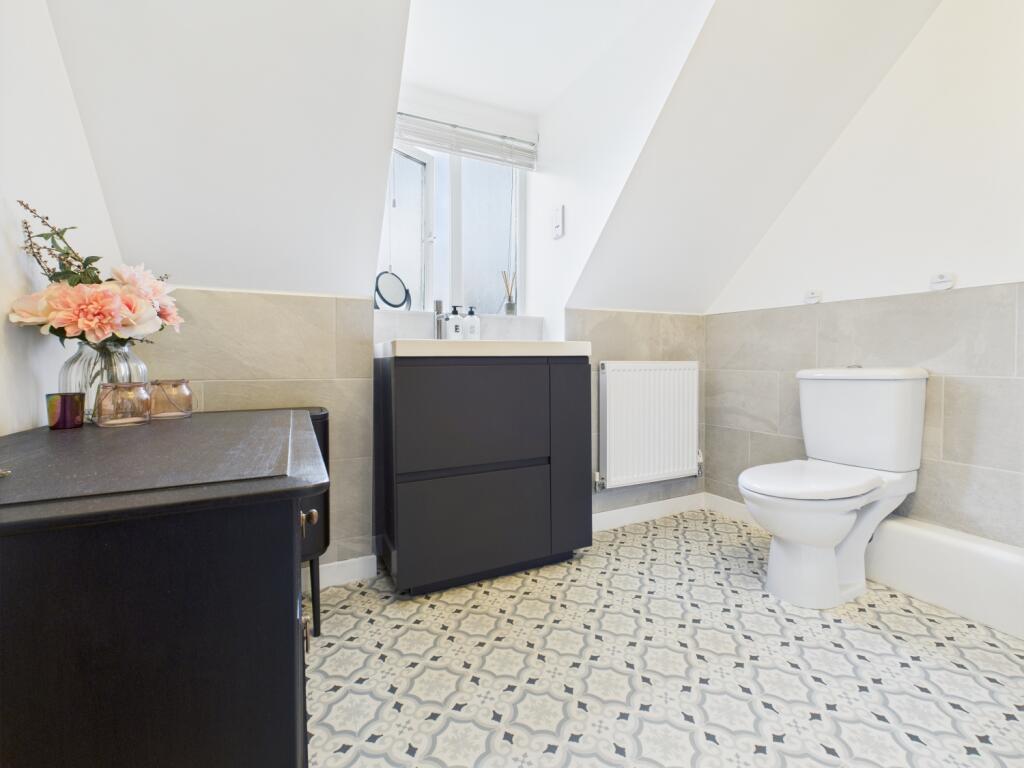 CAM03729G0-PR0097-STILL031