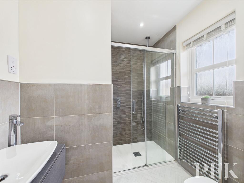 En Suite Shower Room