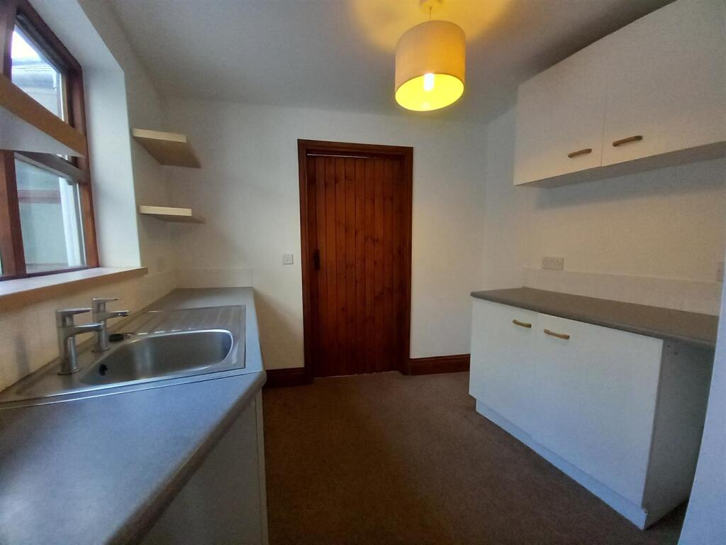 3 Torr Cotts Kitchen.jpg