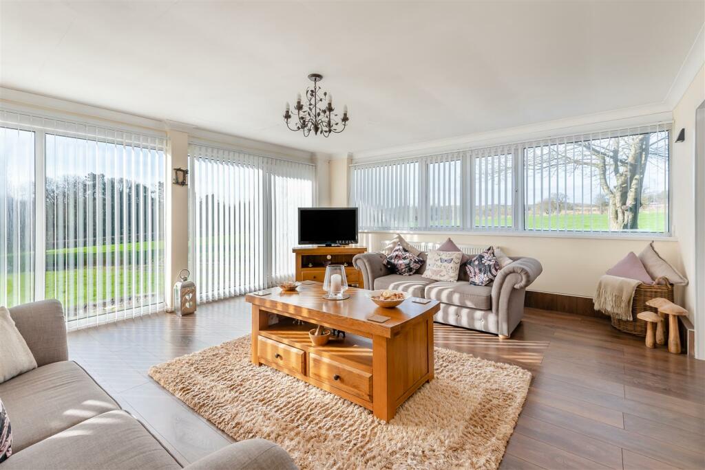 8584800-interior04.jpg